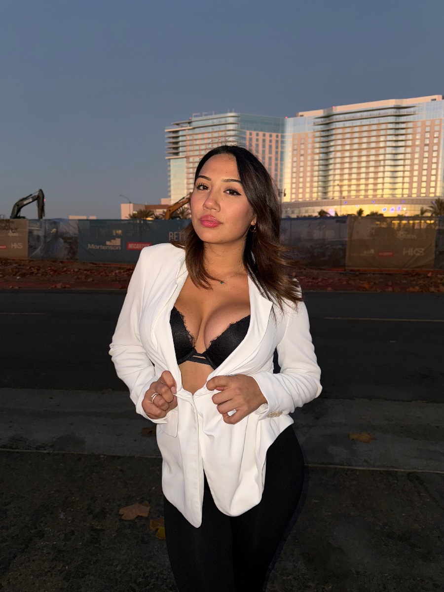 Take a pause and enjoy Ali Cruz — streaming from Taichung