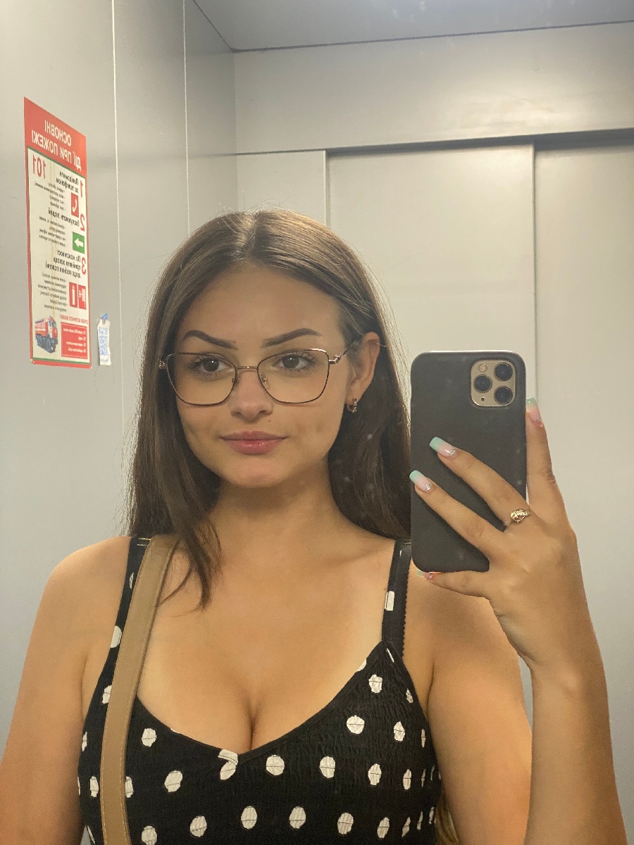 Sexy model Stacy in Taichung